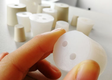 Hitam Putih Atau Warna yang Ditugaskan Karet Bung Stopper Dalam Ukuran Khusus Waterproof 40-80 Shore A Kekerasan